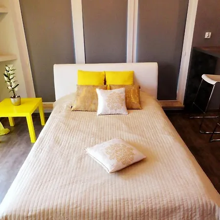 Na Grobli 123 アパート